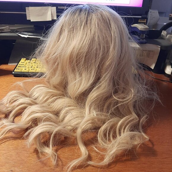 NEW  ! Long 23 Inch Hair Curly Wavy Wig Blonde main image 4
